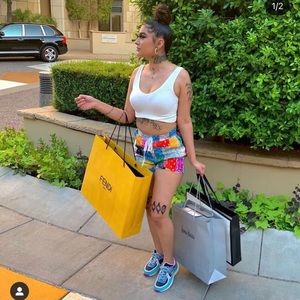 Meet your Posher, Joy